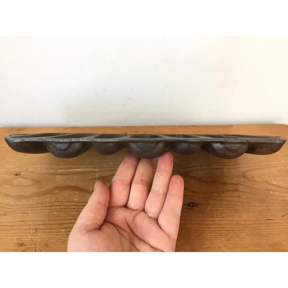 Vtg Cast Iron Corn Shaped Corn Bread Stick 7 Slot Pan Primitive Kitchen 12